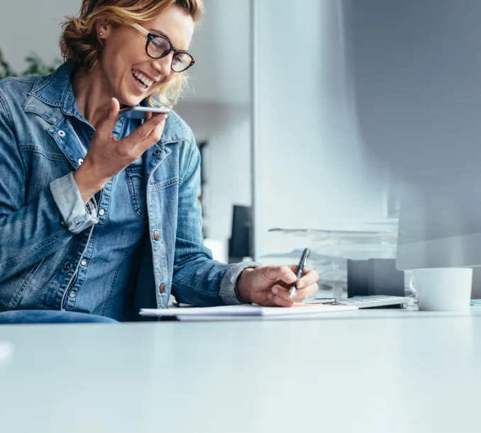 lady-mobile-low-desk-697487419-1