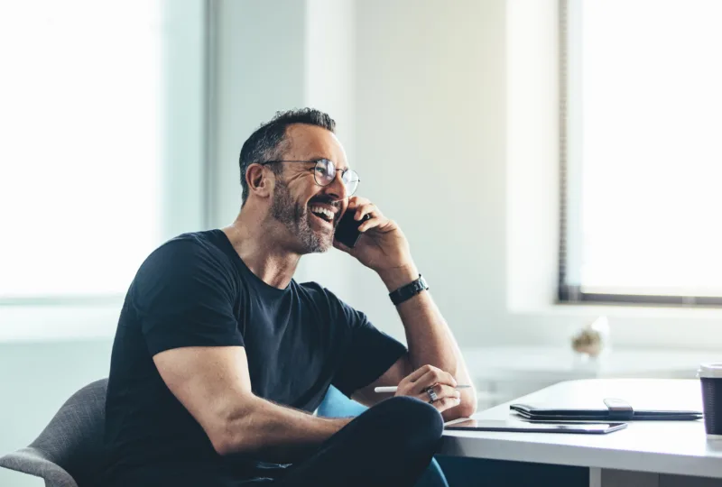 man-glasses-mobile-1377379139