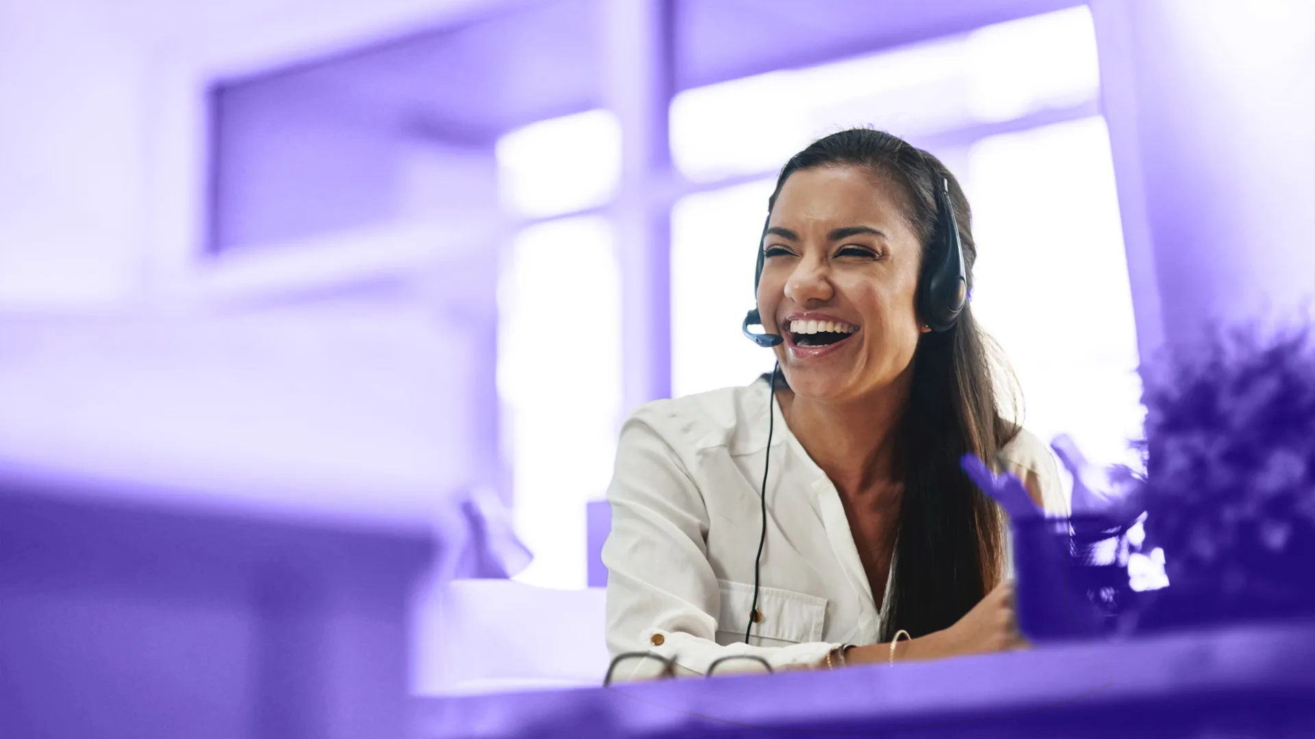 lady-smiling-in-office