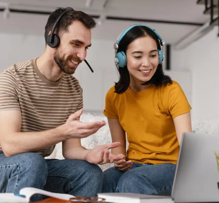 friends-attending-online-class-together-1