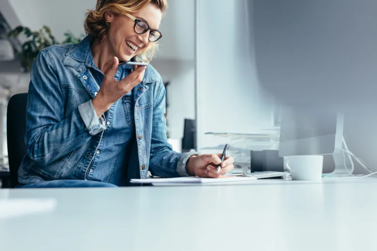 lady-mobile-low-desk-697487419-1