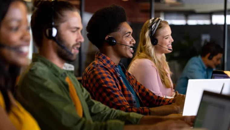 customer-support-row