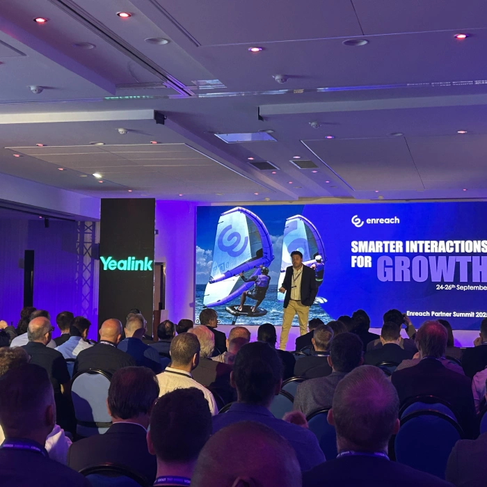 Enreach présente une IA d’interaction intelligente lors de son sommet partenaires et annonce une accélération de sa croissance